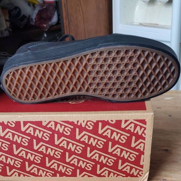 Vans - Picture 9 of 9